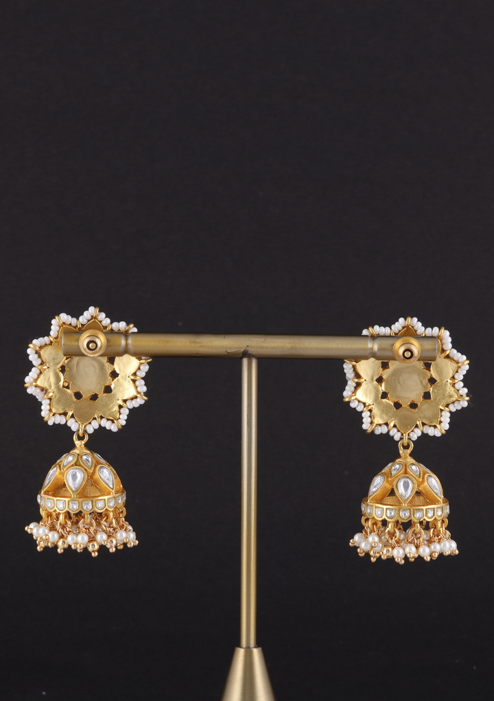 Madhulika White Jadau Kundan Jhumka Earring
