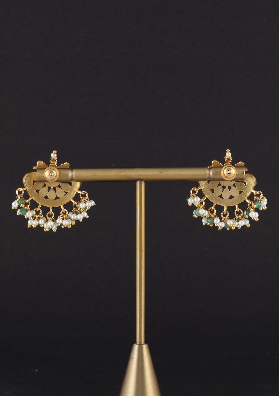 Akshita Jadau Kundan Elegant Stud Earring