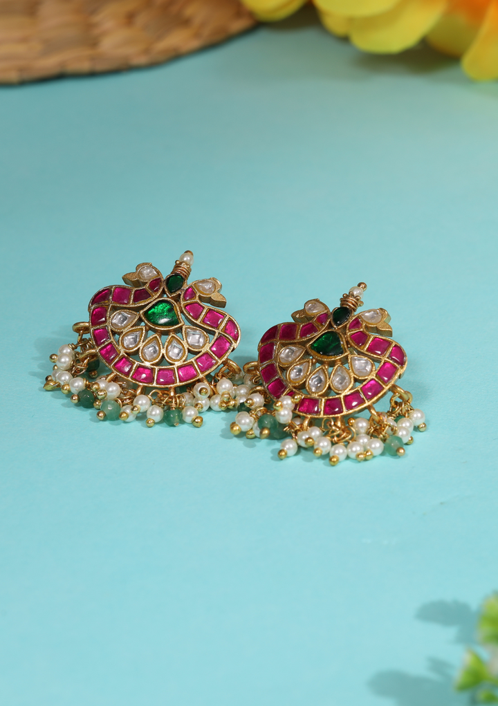 Akshita Jadau Kundan Elegant Stud Earring