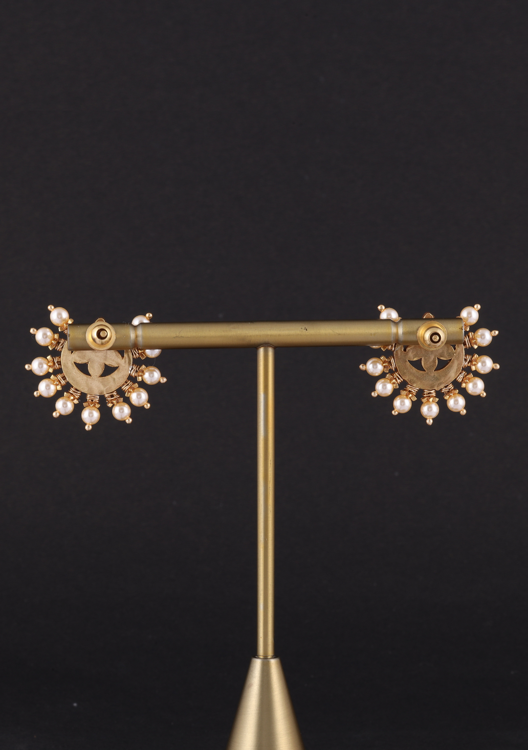 Urisha Jadau Kundan Stud Earring