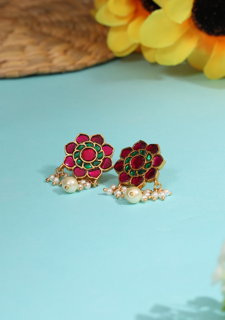 Vasundhara Jadau Kundan Floral Stud Earring