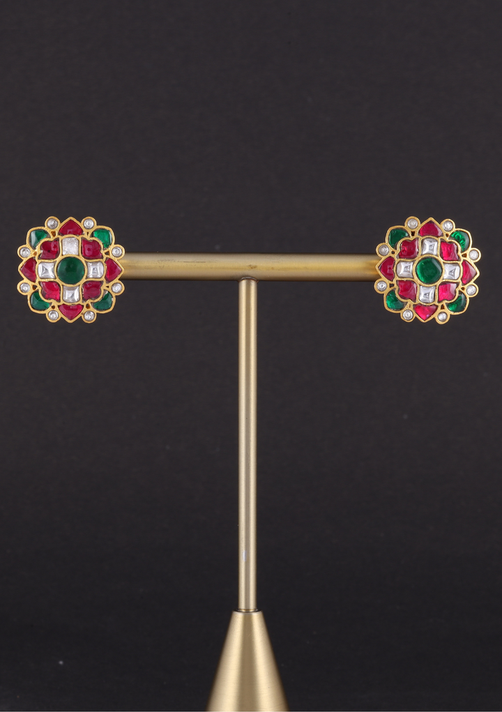 Ishika Jadau Kundan Minimal Stud Earring