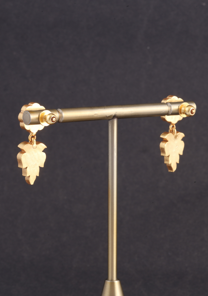 Elite Floral Pattern Jadau Kundan Earrings