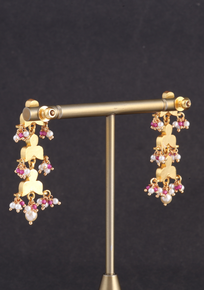 Classic Simple Dangler Jadau Kundan Earrings with Pearl Hangings