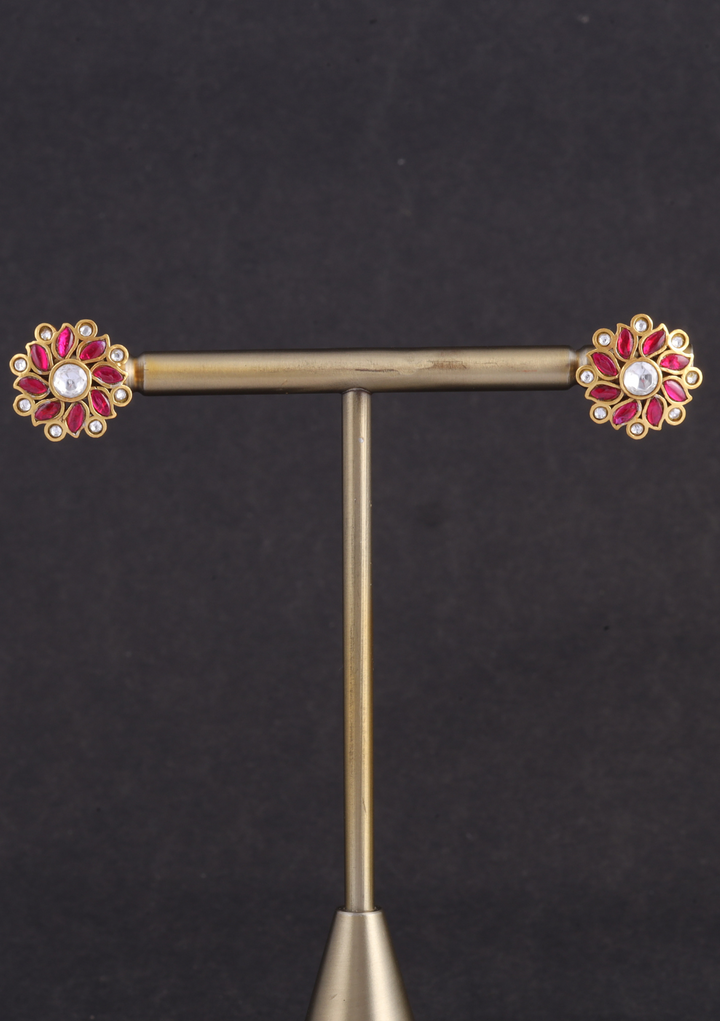 Gorgeous Floral Pattern Designer Jadau Kundan Stud Earrings