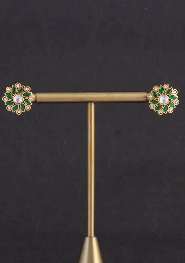 Gorgeous Floral Pattern Designer Jadau Kundan Stud Earrings