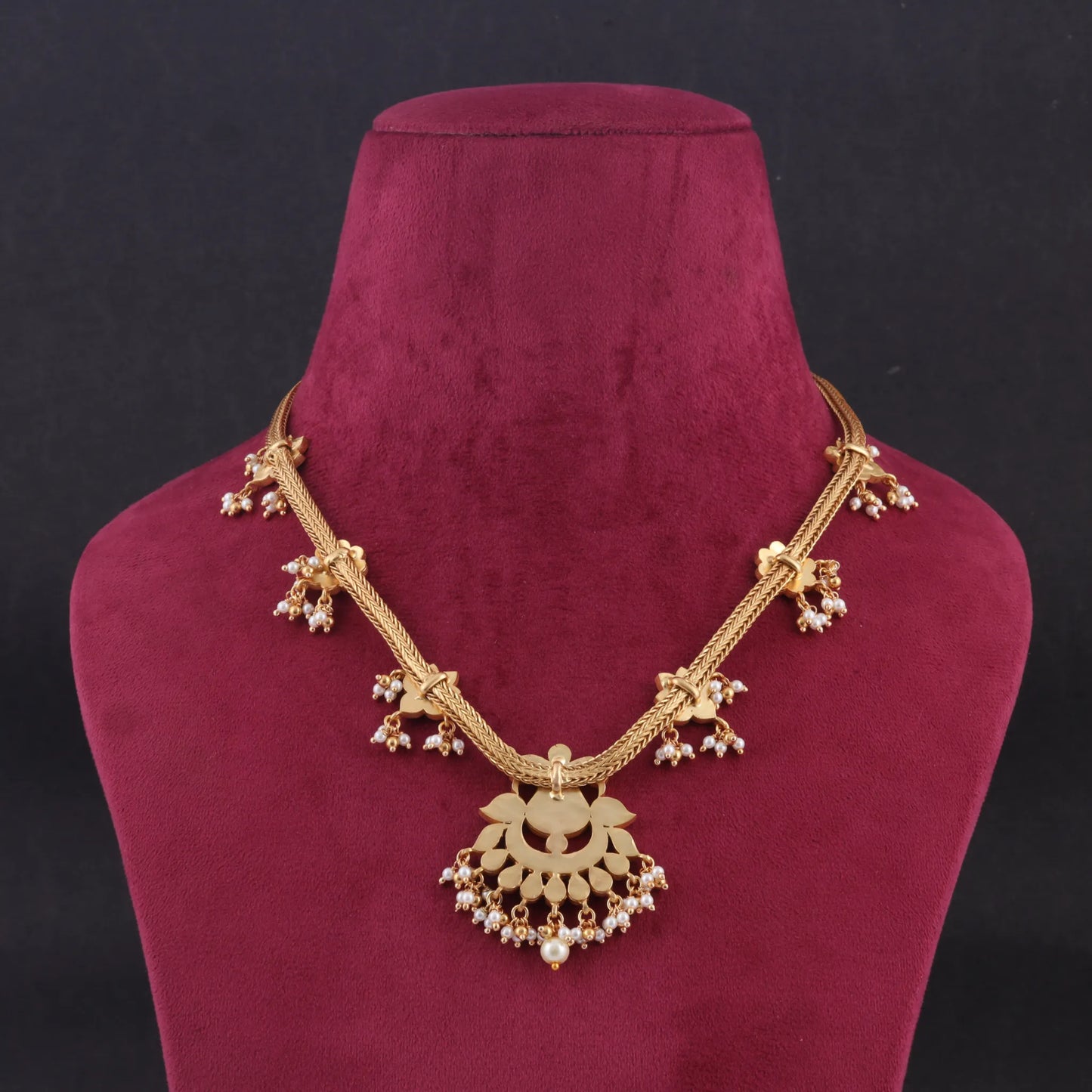 Opulent Jadau Kundan Short necklace