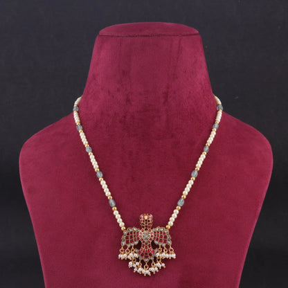 Graceful Jadau Kundan Neckace with Pearls and Green Emeral Beads