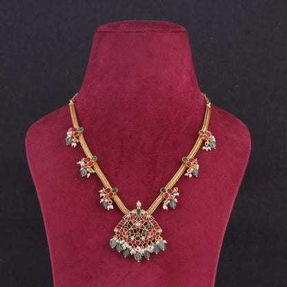 Elegant and Stylish Jadau Kundan Short Necklace with Green Emerald Beads and Pearls Hangings