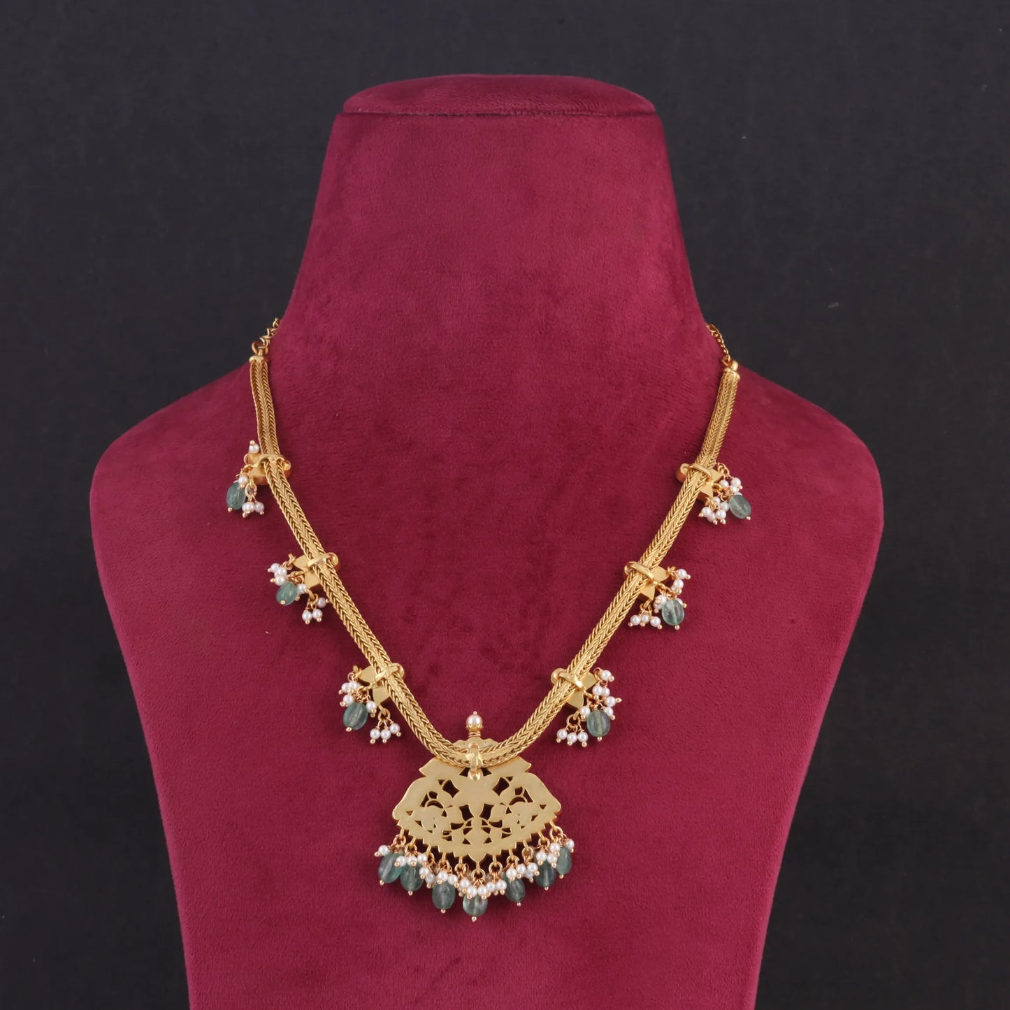 Elegant and Stylish Jadau Kundan Short Necklace with Green Emerald Beads and Pearls Hangings