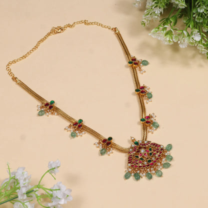 Elegant and Stylish Jadau Kundan Short Necklace with Green Emerald Beads and Pearls Hangings