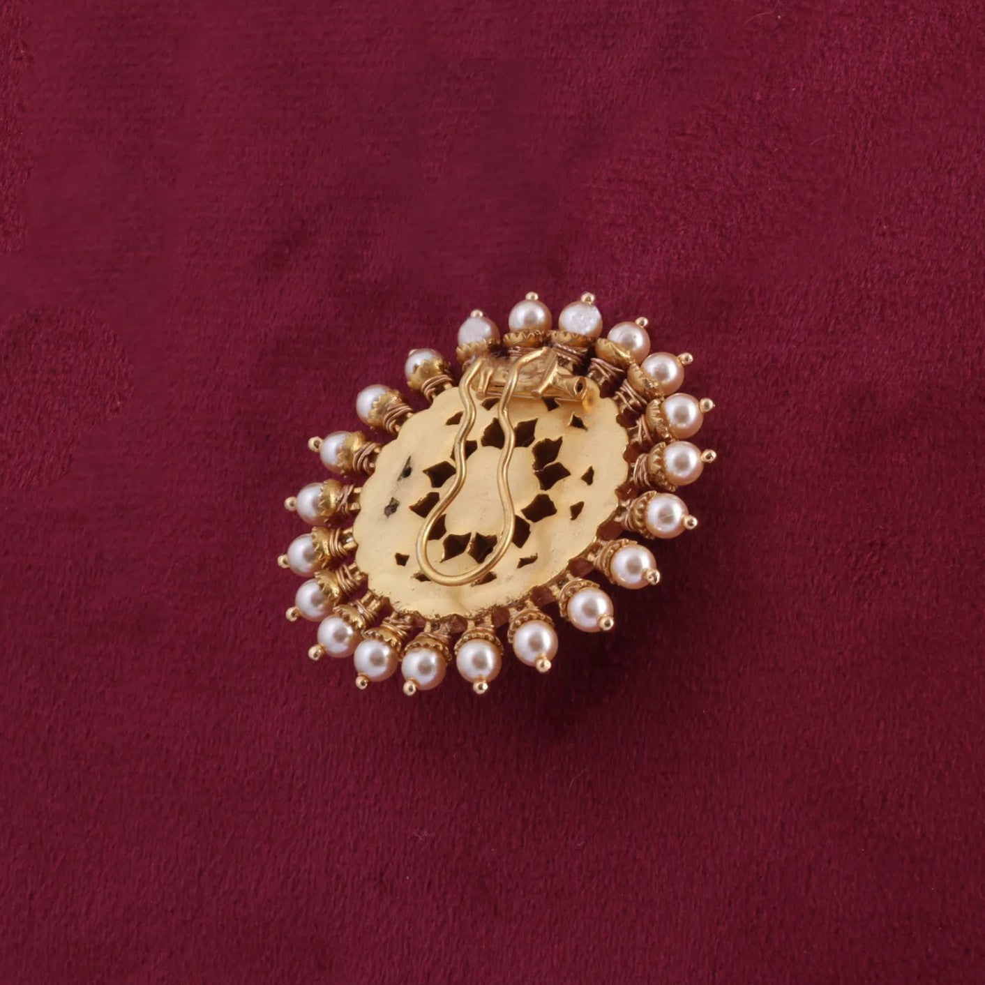 Beautiful Elegant Floral Jadau Kundan Hair Pin with Pearls