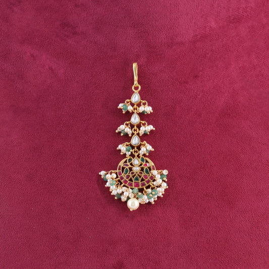 Simply Classic Jadau Kundan Maangtikka With Pearl and Green Beads Hangings