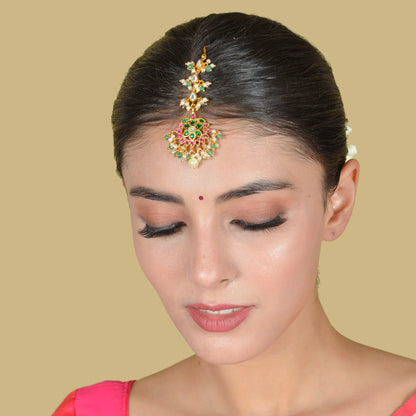 Pretty Designer Jadau Kundan Maangtikka With Pearls and Green Beads Hangings