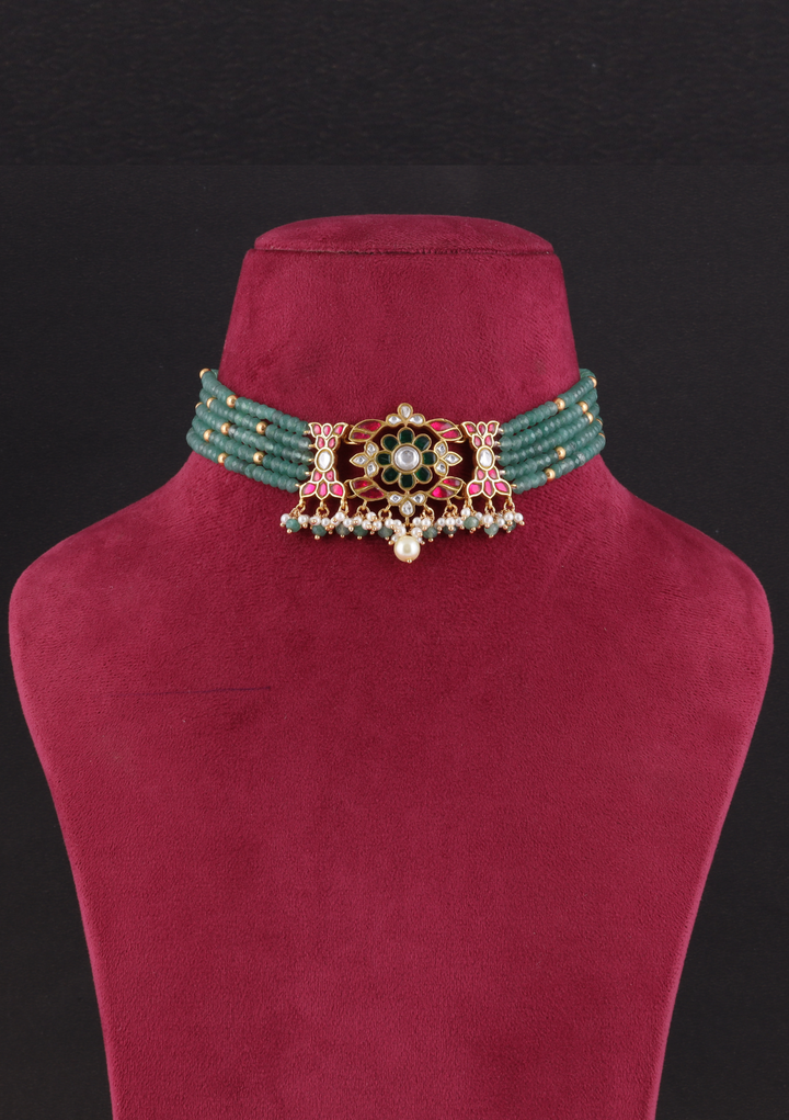Ishita Jadau Kundan Choker Necklace
