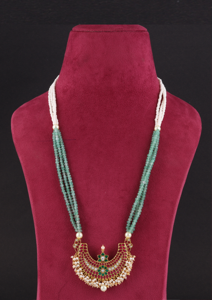 Aaravi Jadau Kundan Necklace