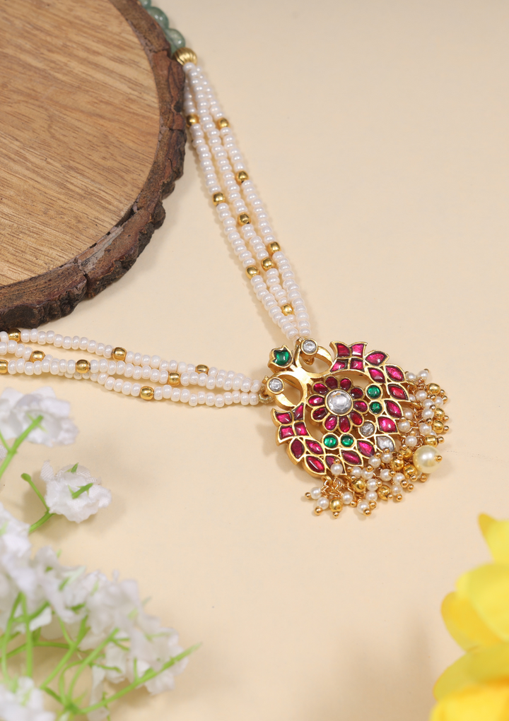 Simple and Elegant Jadau Kundan Necklace