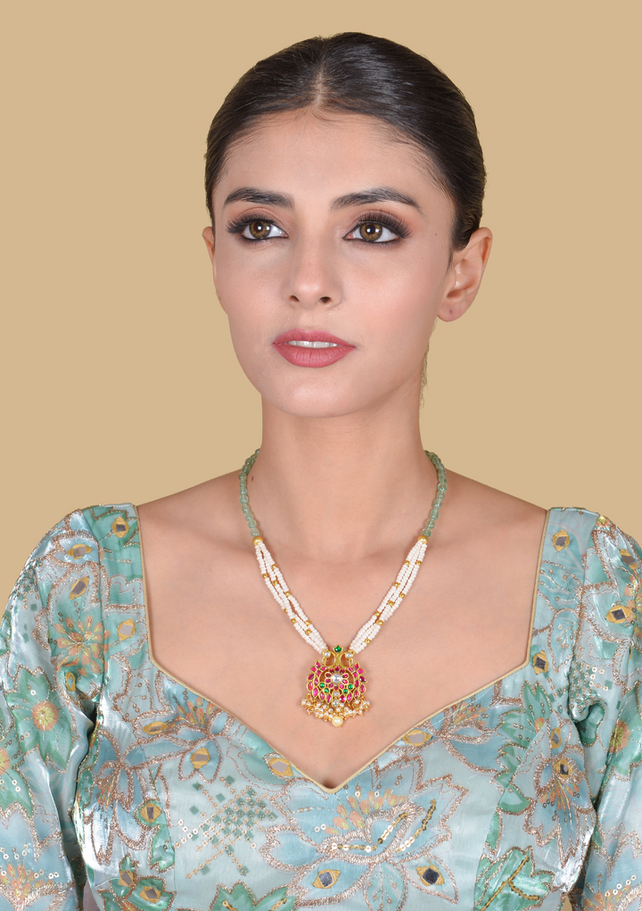 Simple and Elegant Jadau Kundan Necklace