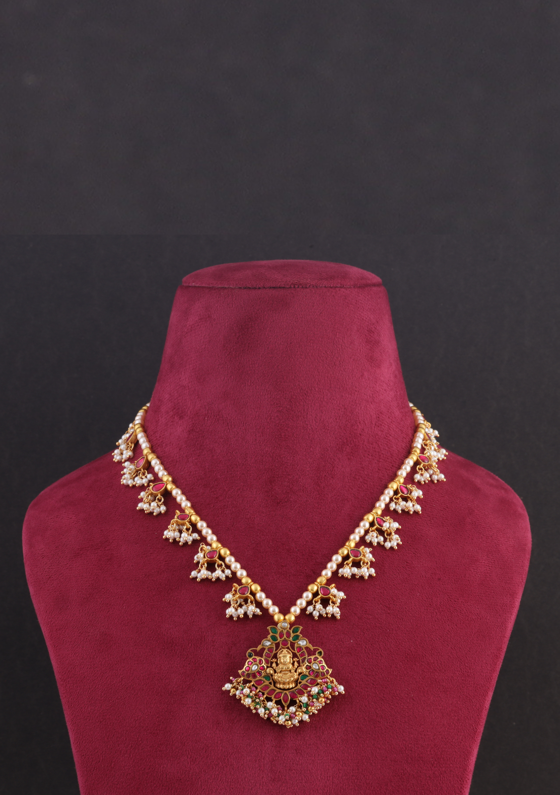 Traditional And Timeless Jadau Kundan Pearl Necklace