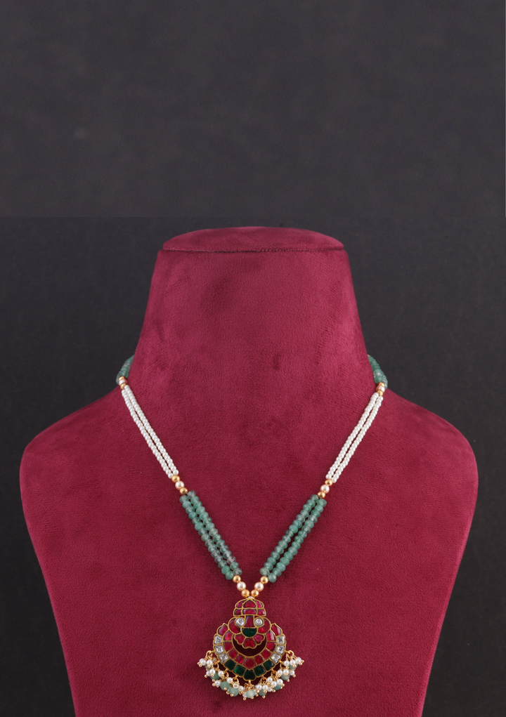 Simple Pearl and Emerald Green Beads Jadau Kundan Necklace