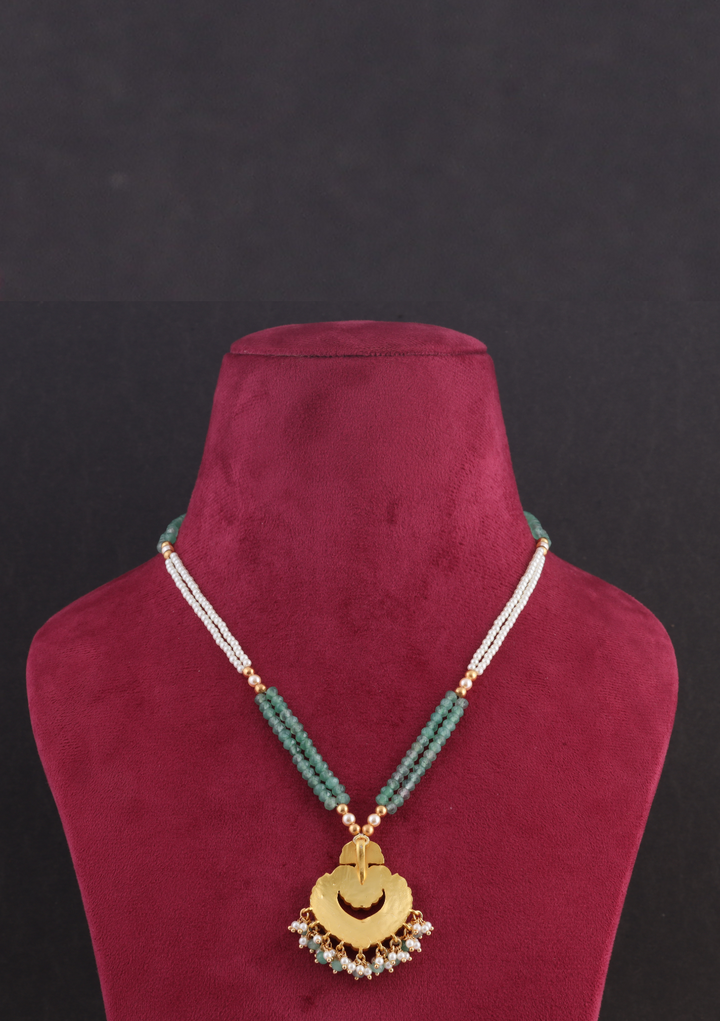 Simple Pearl and Emerald Green Beads Jadau Kundan Necklace