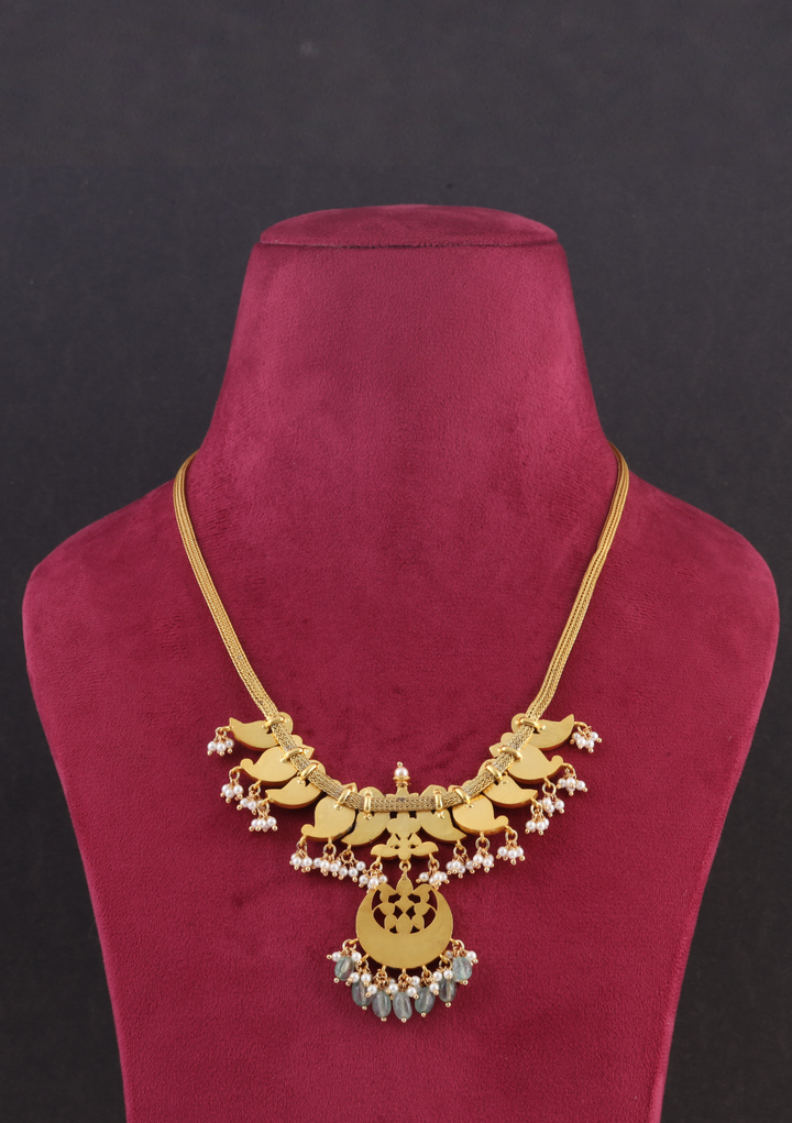 Classic Ruby and Emerald Jadau Kundan Short Necklace