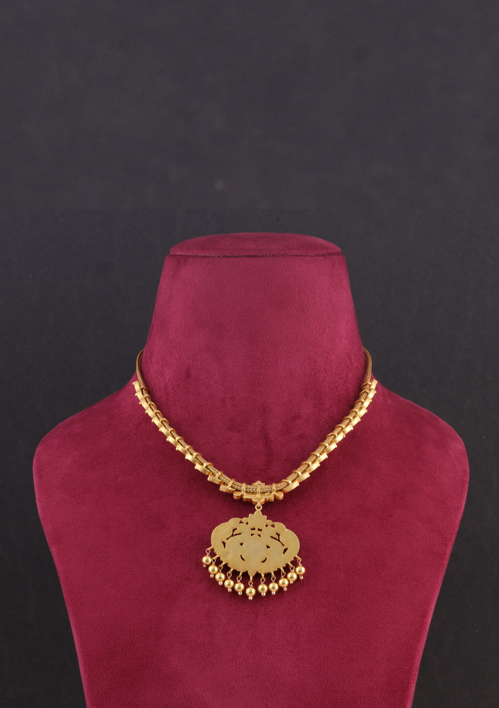 Beautiful Classic Simple Jadau Kundan Gold Plated Short Necklace