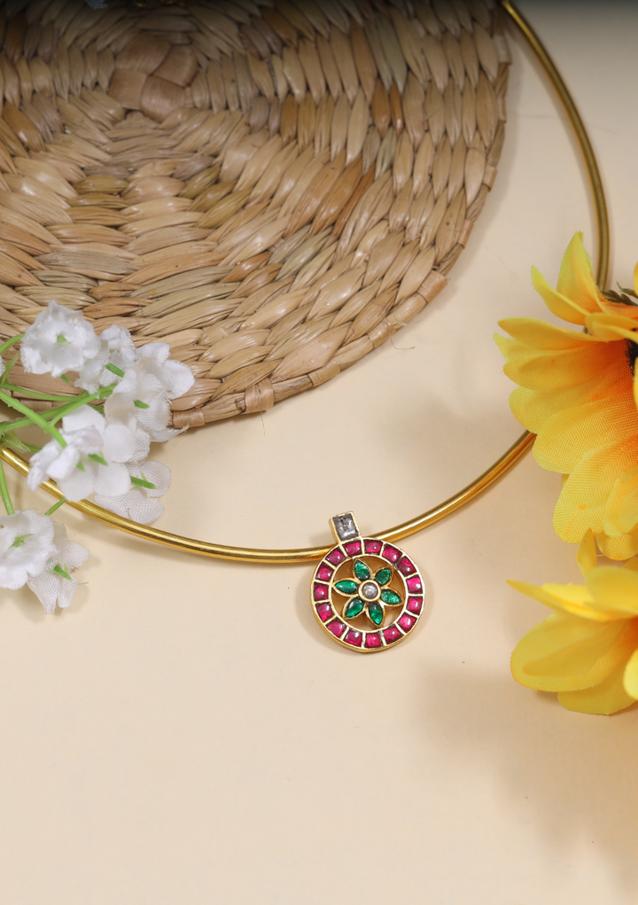 Simple Elegant Jadau Kundan Hasli Necklace