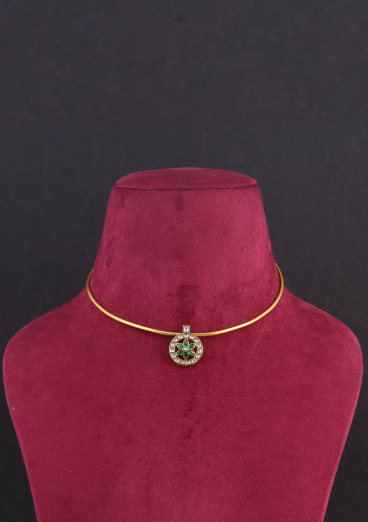 Simple Elegant Jadau Kundan Hasli Necklace