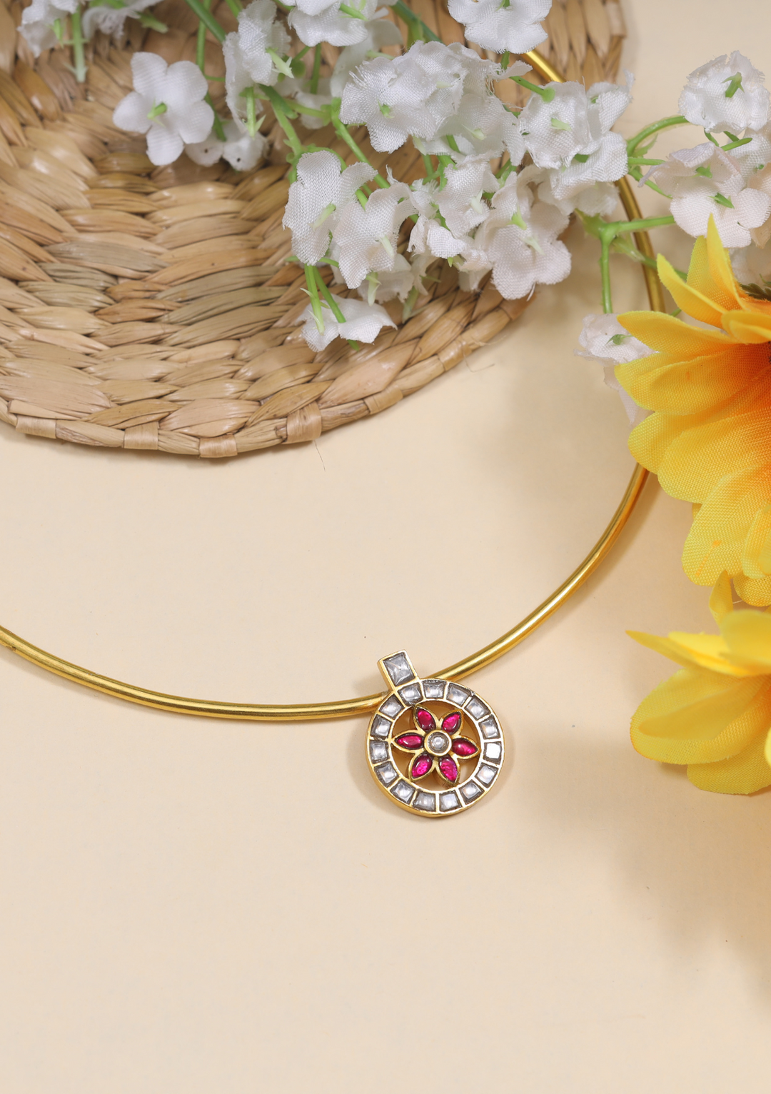 Simple Elegant Jadau Kundan Hasli Necklace