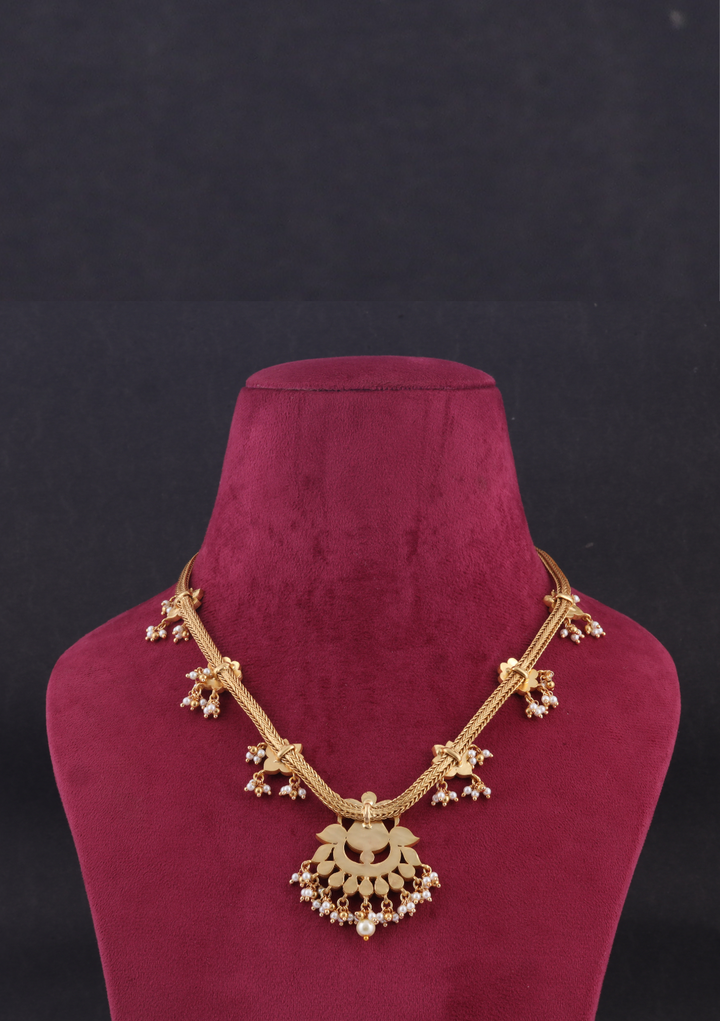 Opulent Jadau Kundan Short necklace