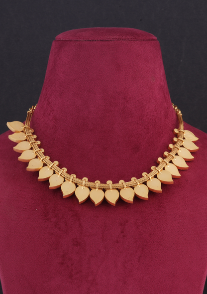 Luxurious Jadau Kundan Mango Short Necklace