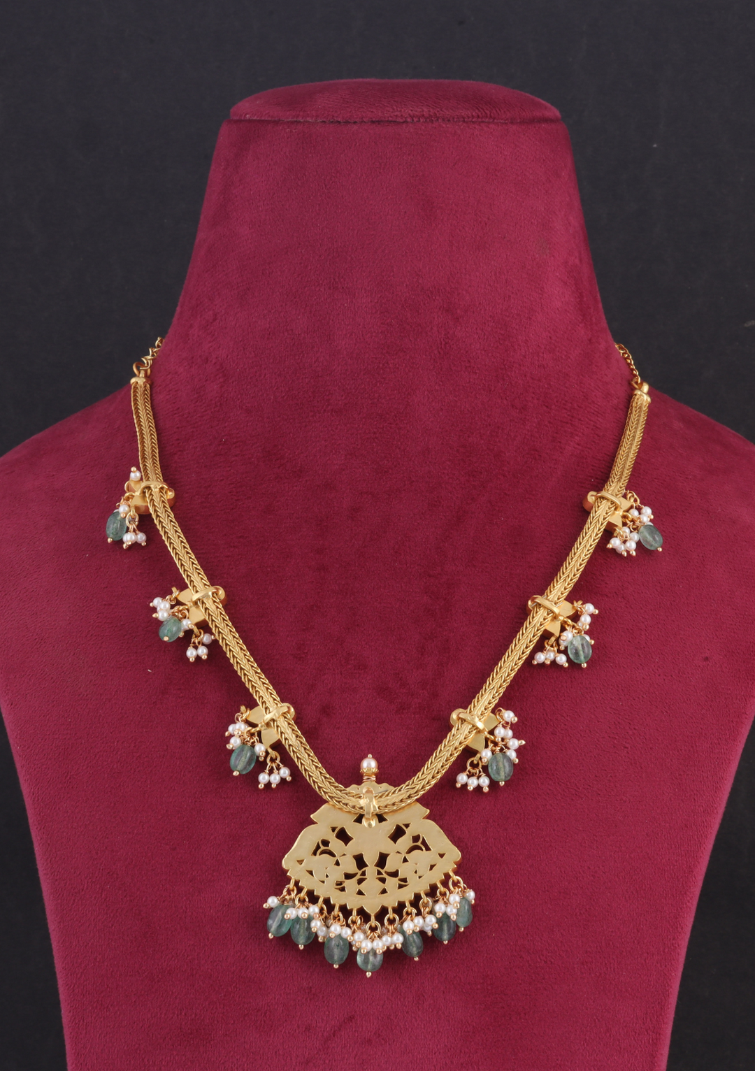 Elegant and Stylish Jadau Kundan Short Necklace with Green Emerald Beads and Pearls Hangings