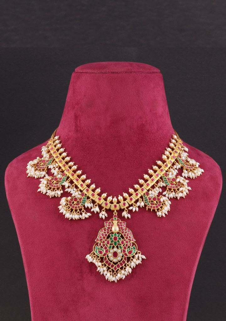 Aditi Jadau Kundan Guttapusalu Necklace