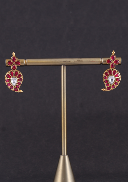 Classic Mango Jadau Kundan Short Necklace Earring Set with Green Emerald Beads