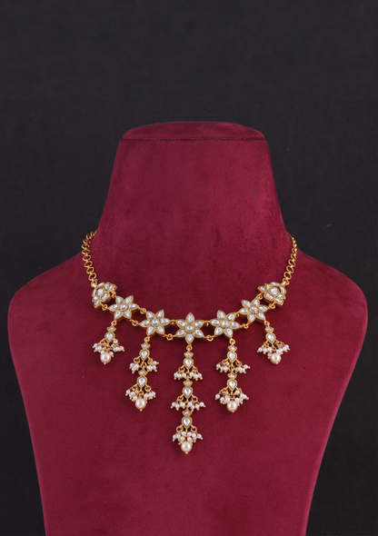 Graceful Jadau Kundan Short Choker Necklace Earring Set