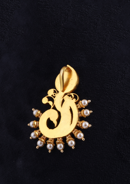 Classic Divine Designer Jadau Kundan Pendant with Pearl