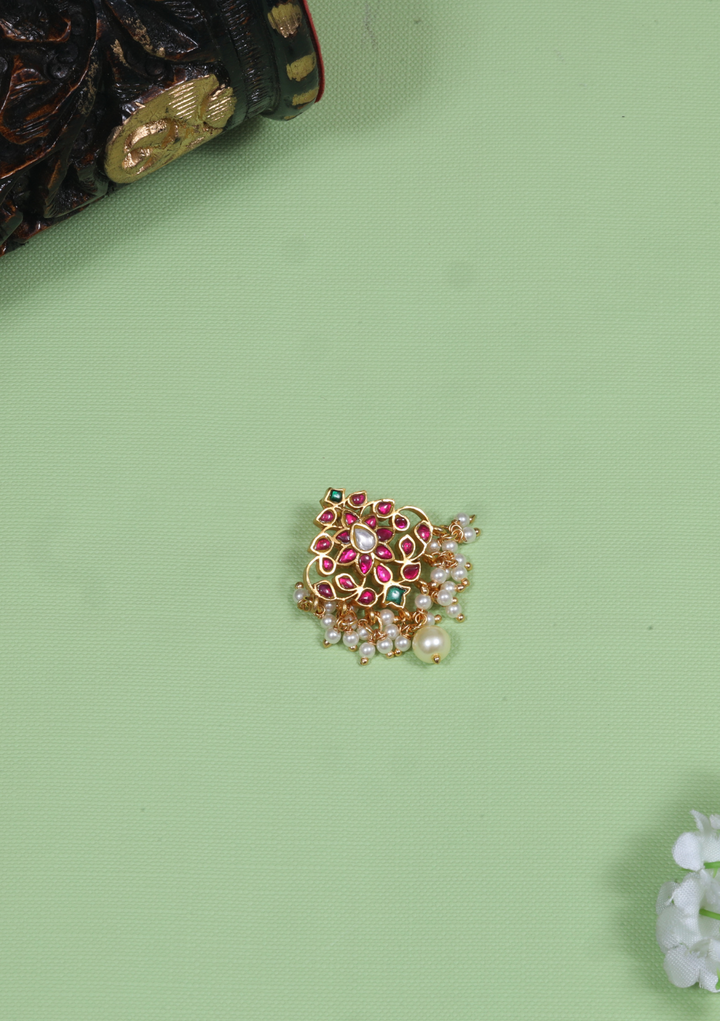 Pretty Elegant Jadau Kundan Pendant with Pearl Hangings