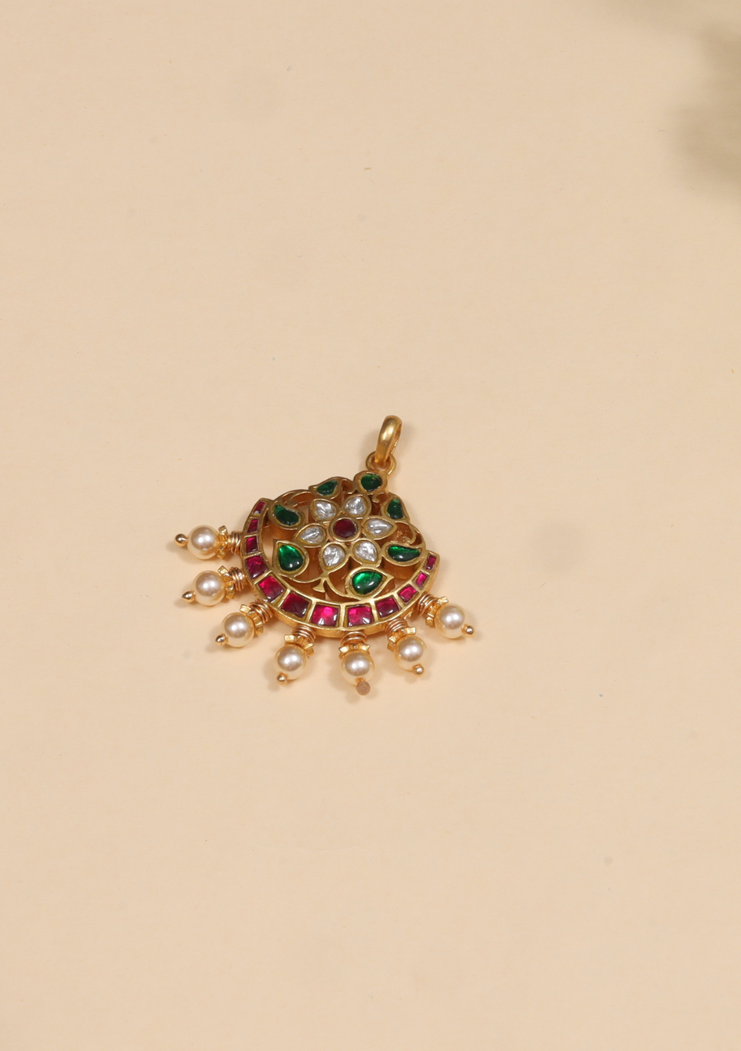 Elegant Floral Jadau Kundan Pendant with Pearl