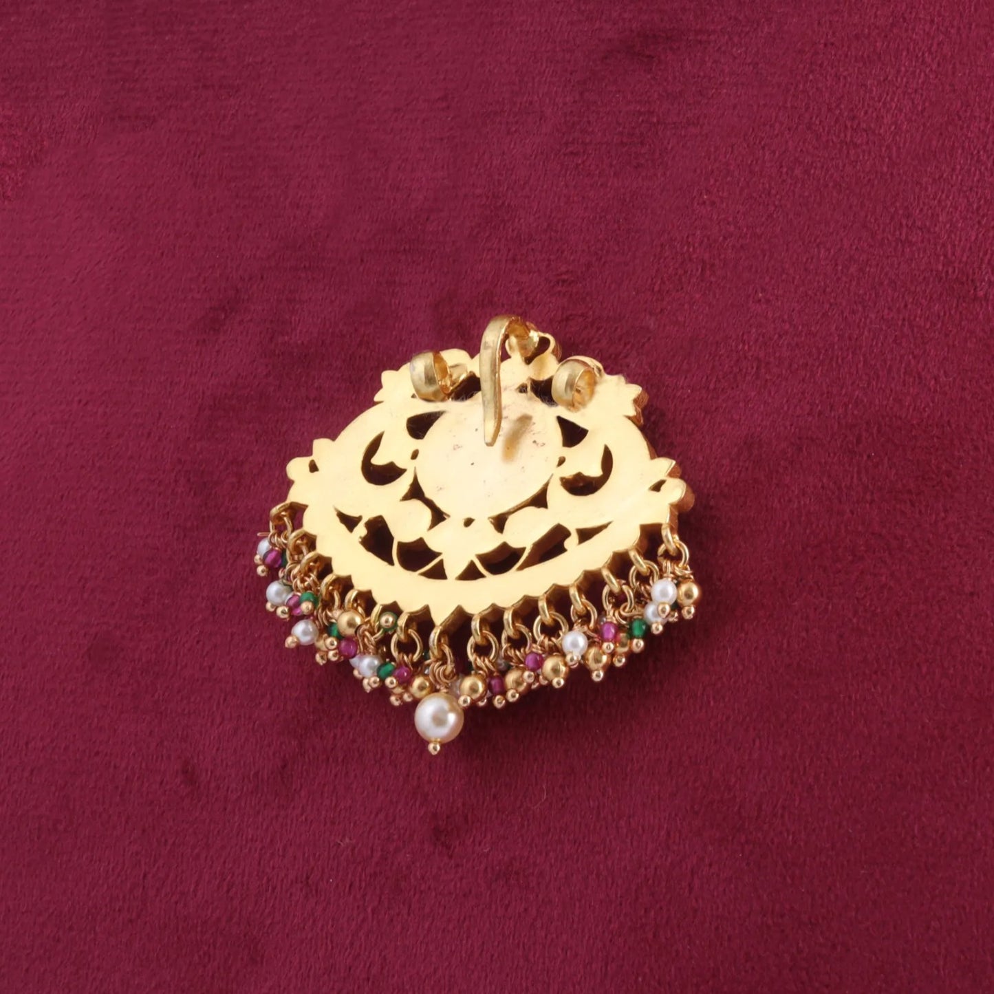 Graceful Jadau Kundan Classic Pendant with Pearls