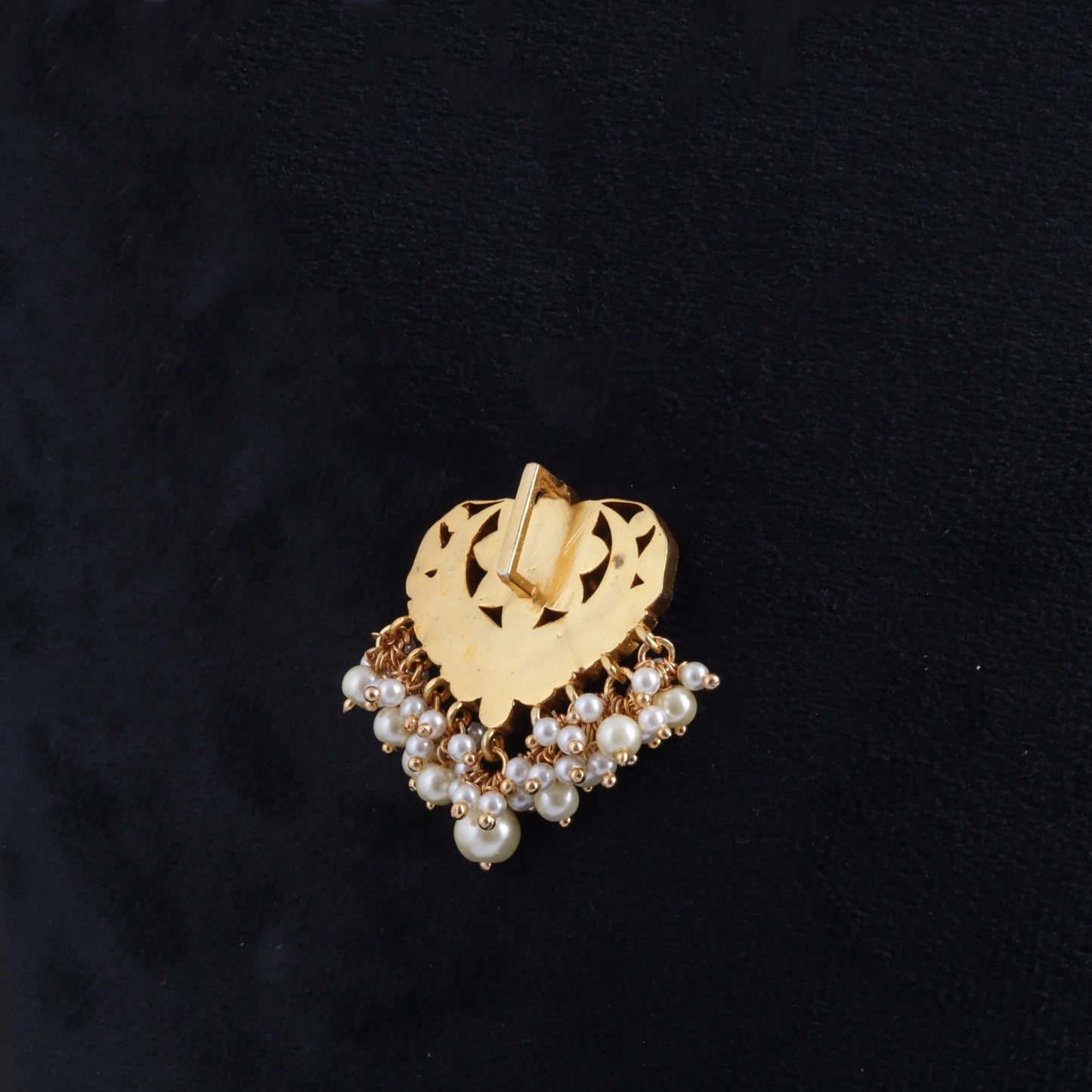 Dazzling Designer Jadau Kundan Pendant with Pearl Hangings