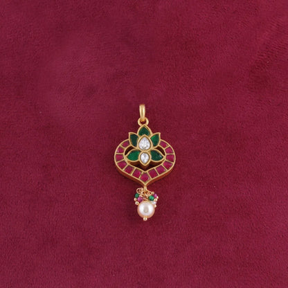 Classic Dainty Jadau Kundan Pendant with Pearls