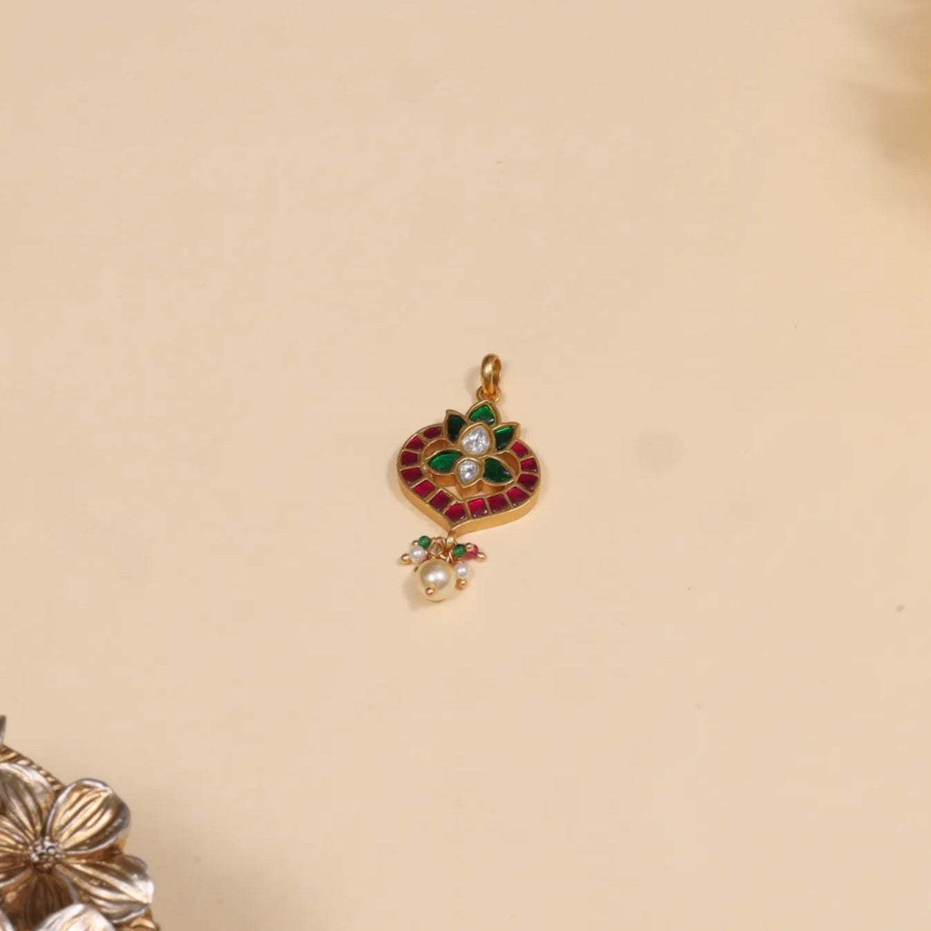 Classic Dainty Jadau Kundan Pendant with Pearls