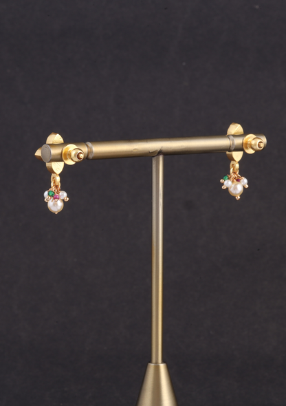 Cute Little Jadau Kundan Pendant Earring Set with Pearl Hangings