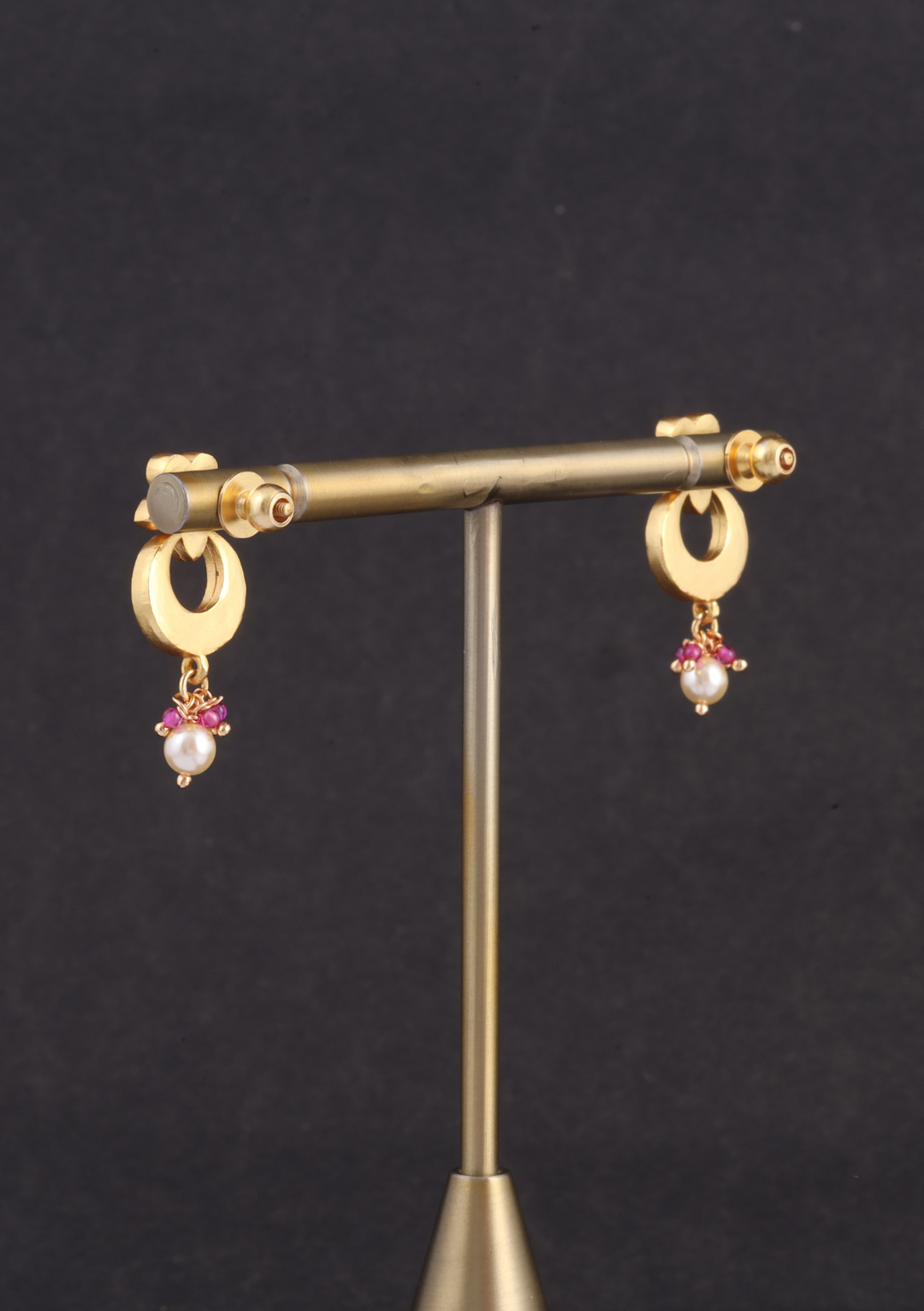 Minimalist Designer Jadau Kundan Pendant Earring Set with Pearl Hangings
