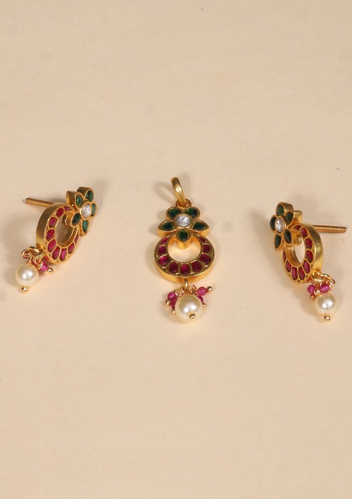 Minimalist Designer Jadau Kundan Pendant Earring Set with Pearl Hangings