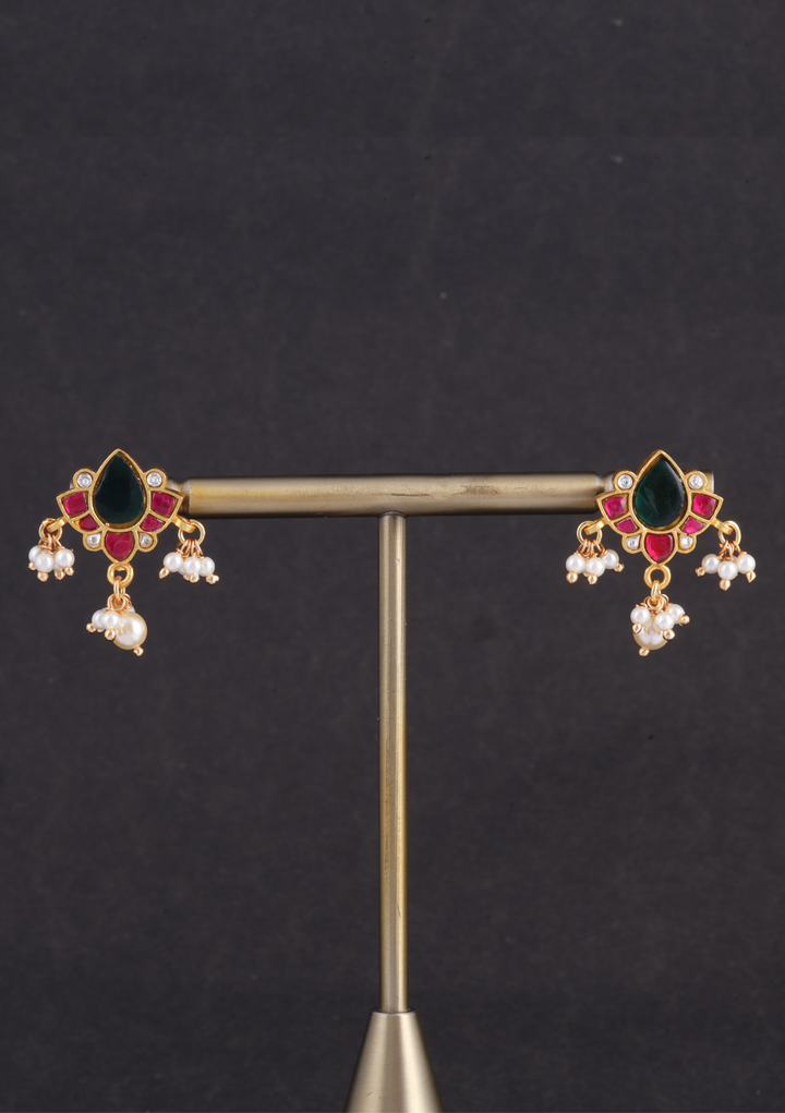 Pretty Designer Jadau Kundan Pendant Earring Set with Pearl Hangings