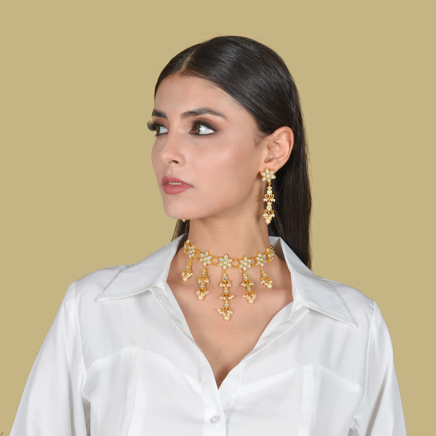 Graceful Jadau Kundan Short Choker Necklace Earring Set